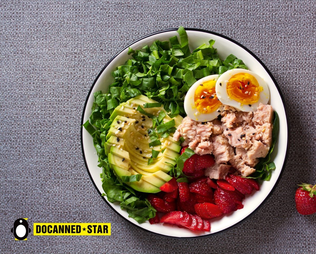 Tuna, Avocado & Strawberry Bowl